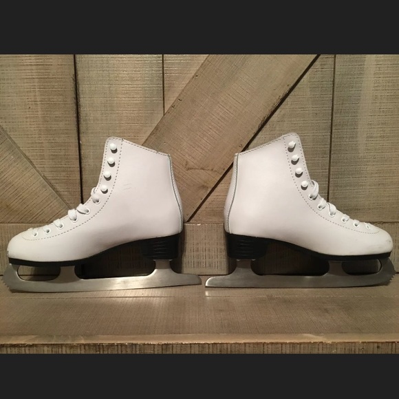 Winnwell Girls Figure Skates Size 4J Scratched - Picture 4 of 12